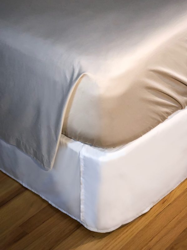 Extra Deep Pocket Fitted Sheet Elastic Corner Straps Fitted Sheets 18 -  21 Queen Size White Color 